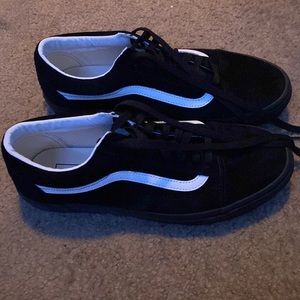 Black Vans size 9.5 great condition barely worn high quality leather suede rare